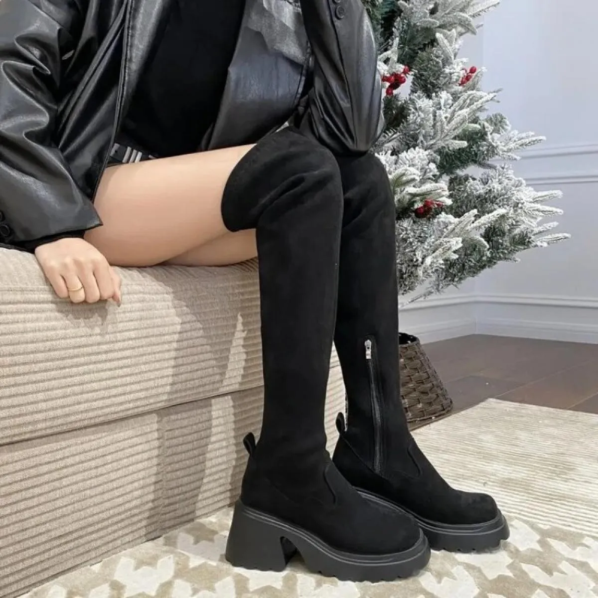 2024 nuovi stivali al ginocchio in pelle scamosciata invernale di vendita calda stivali da donna moderni con tacco alto in gomma