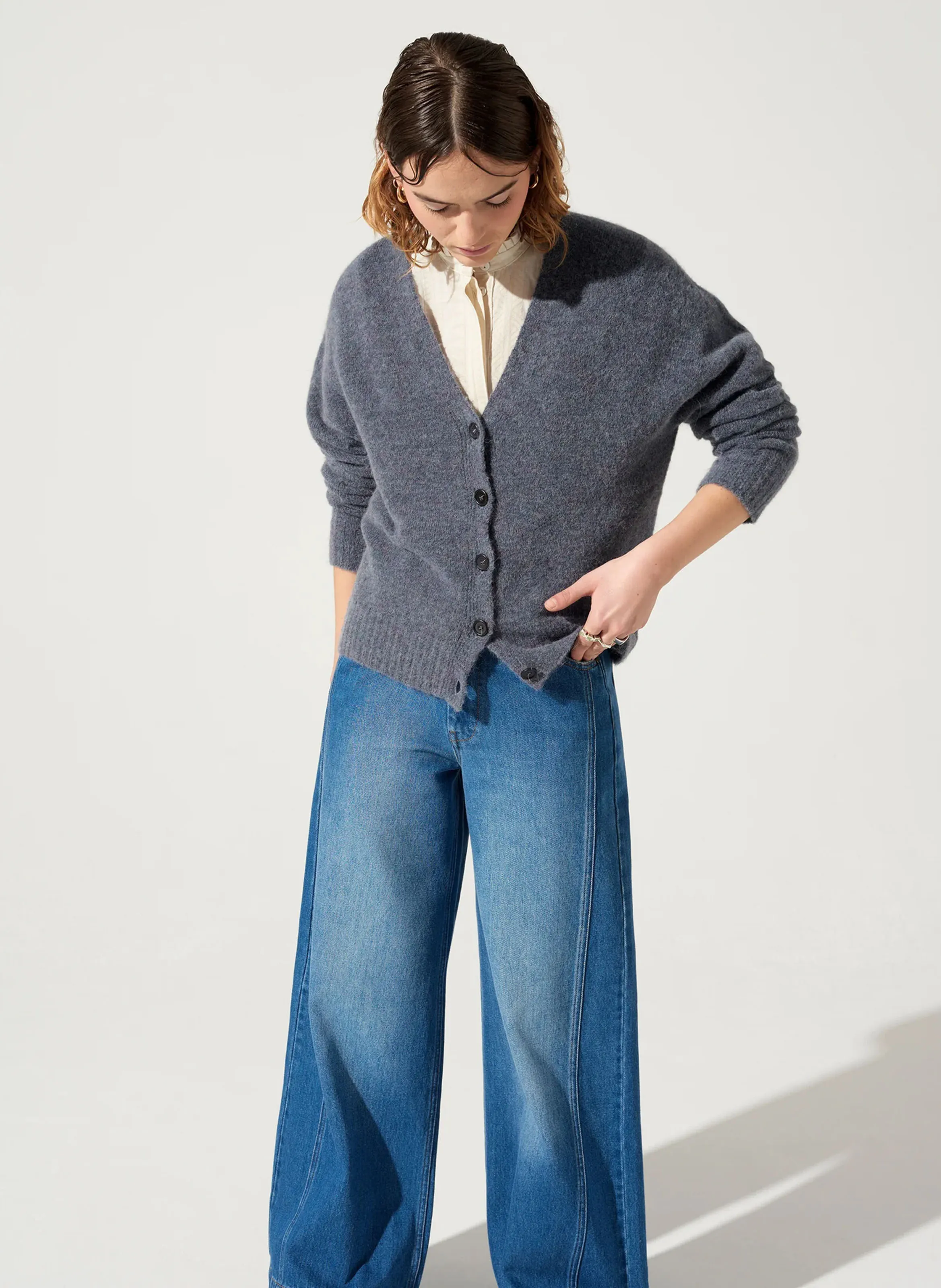  ACOTE   WAYNE - Cardigan ampio scollo a V in filato misto | Blu