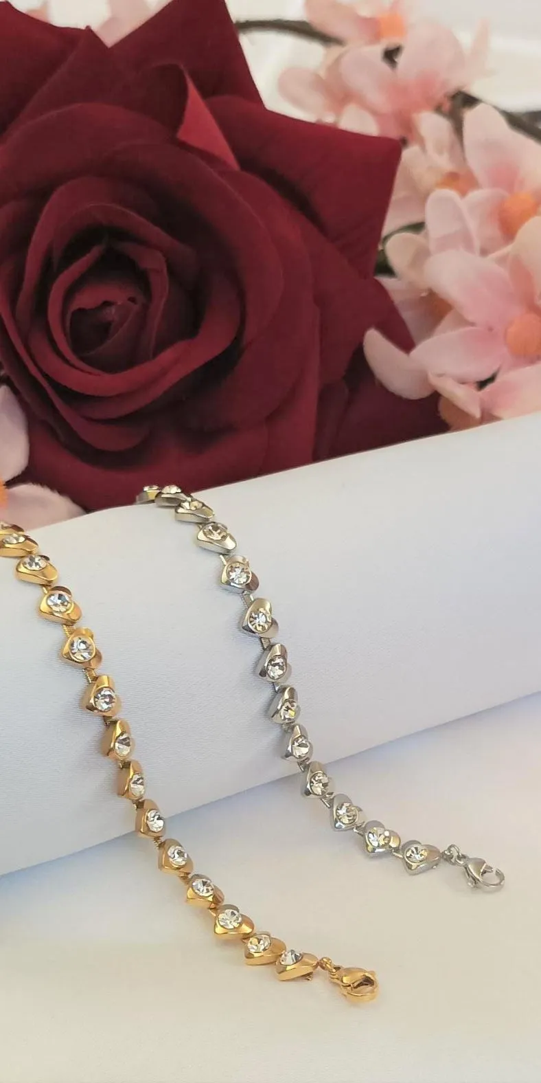 Bracciale con cuori in acciaio