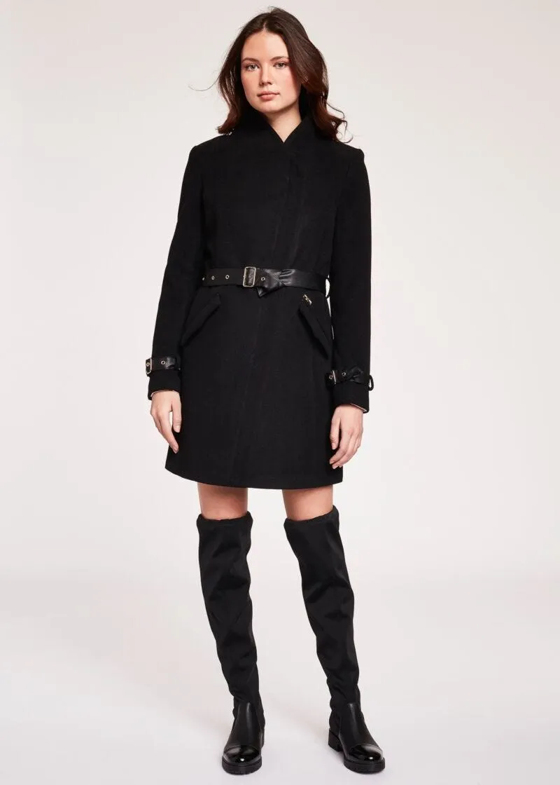 Cappotto con cinturini
