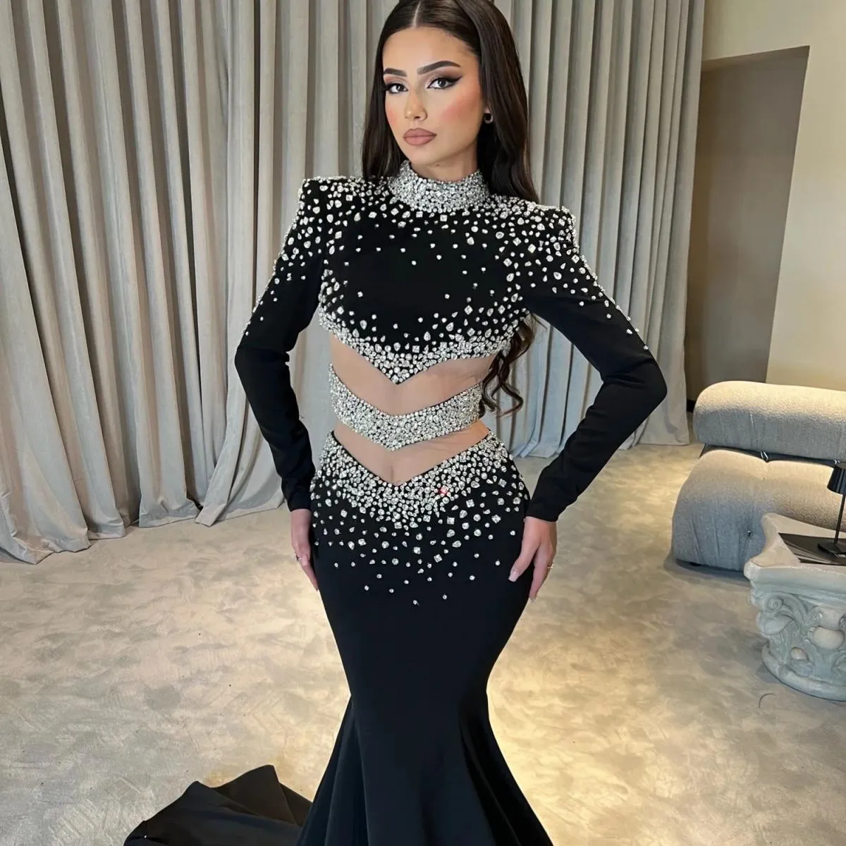 Graziosi abiti da ballo a sirena neri con strass argento ritagliati collo alto elastico maniche lunghe occasioni formali da donn