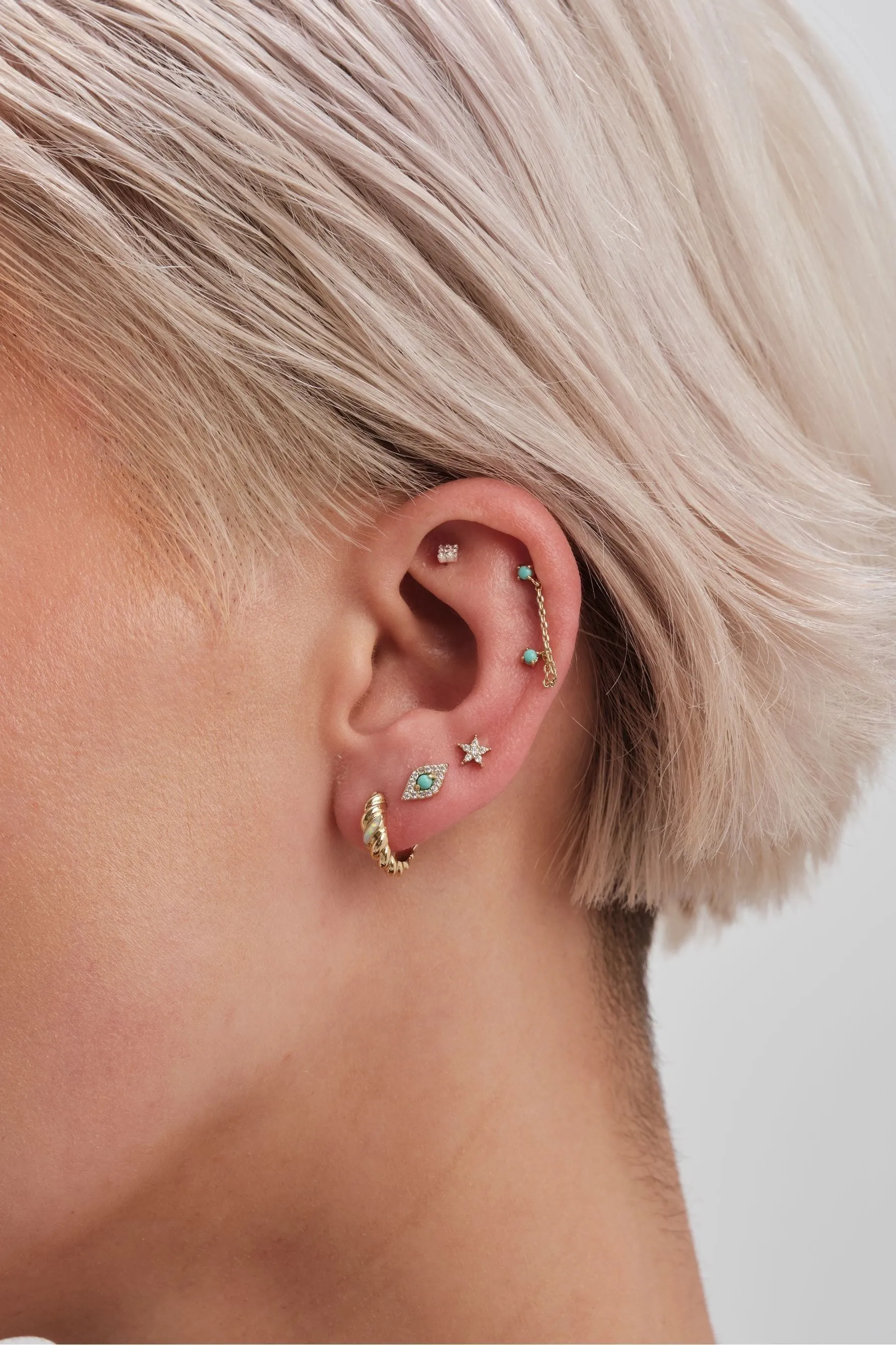 Inicio - Orecchini a cerchio ovali con zirconia cubica