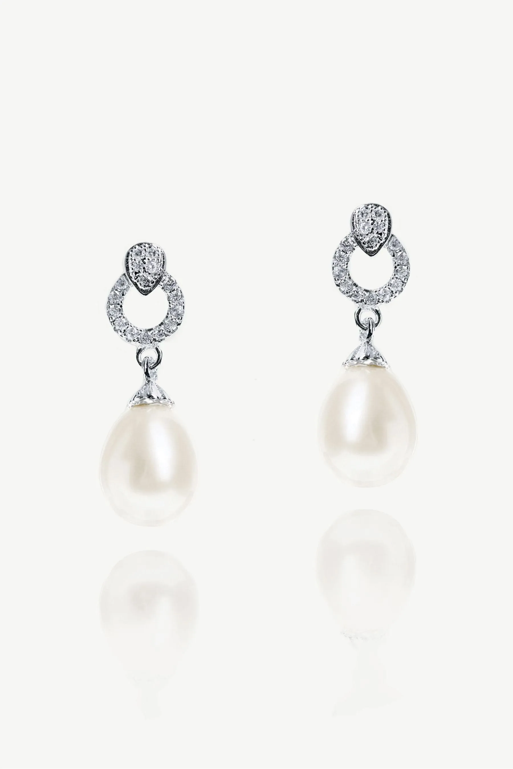 Ivory & Co - Stockholm And Pearl - Orecchini pendenti a cerchio con perle