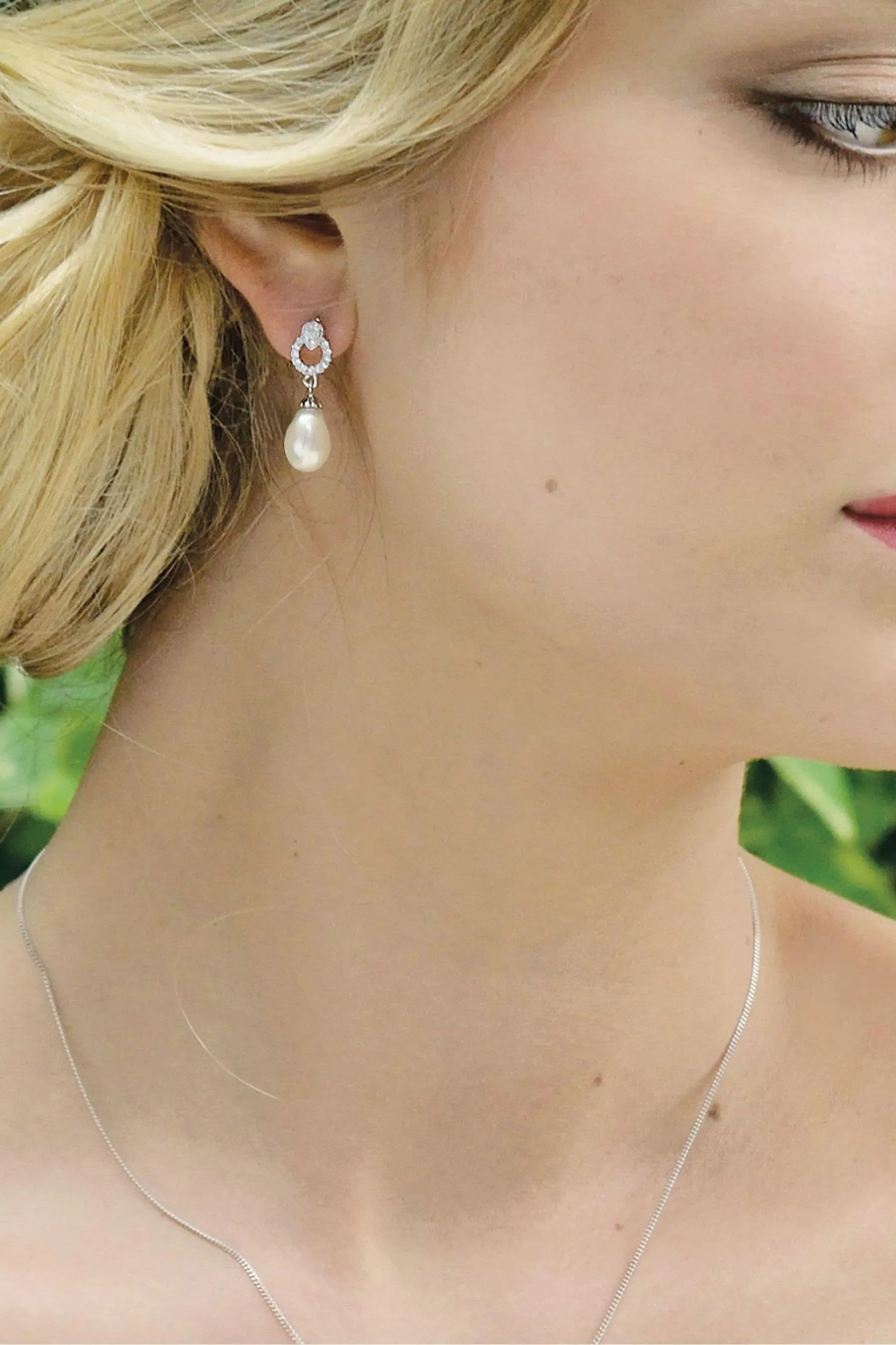 Ivory & Co - Stockholm And Pearl - Orecchini pendenti a cerchio con perle