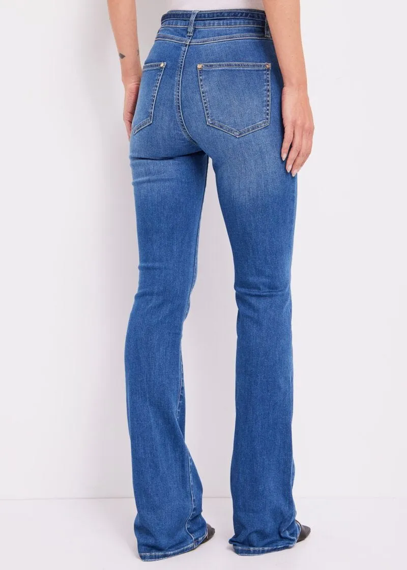 Jeans flare con cintura