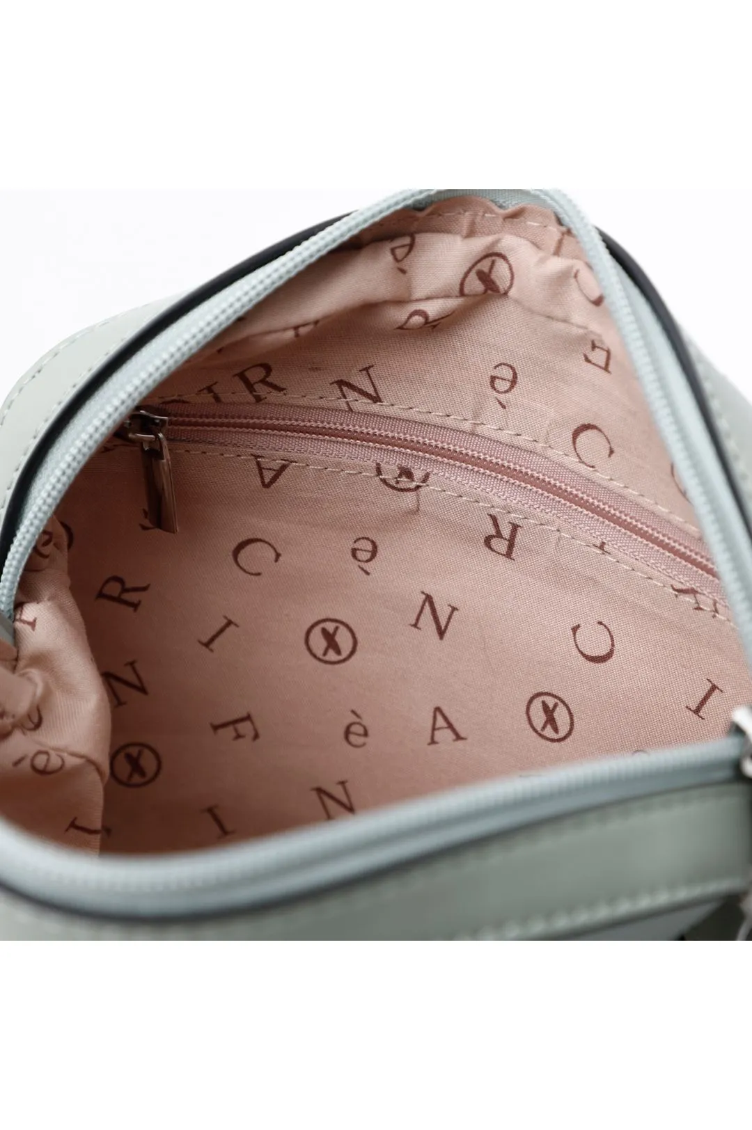 mini bag con logo circolare forato