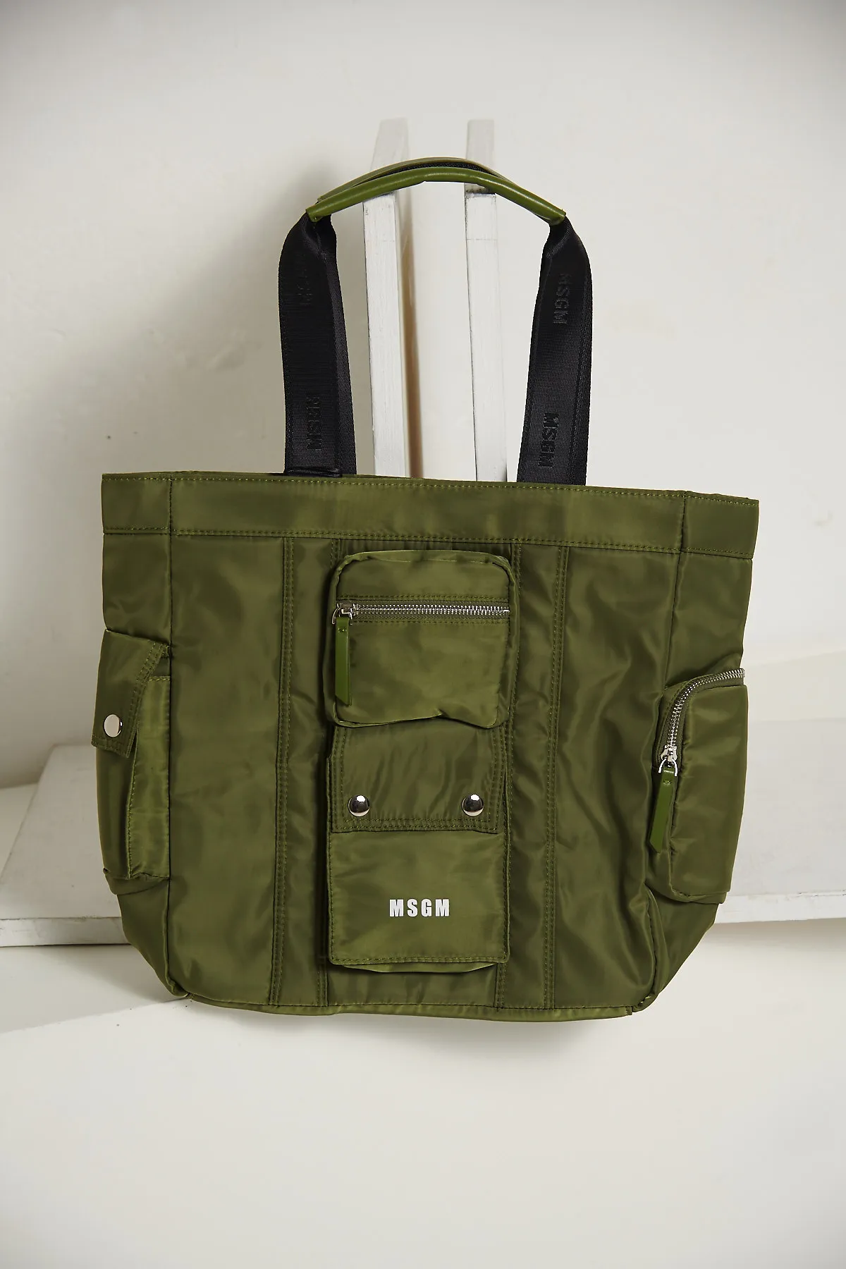 MSGM – Borsa unisex in nylon verde, con tasconi