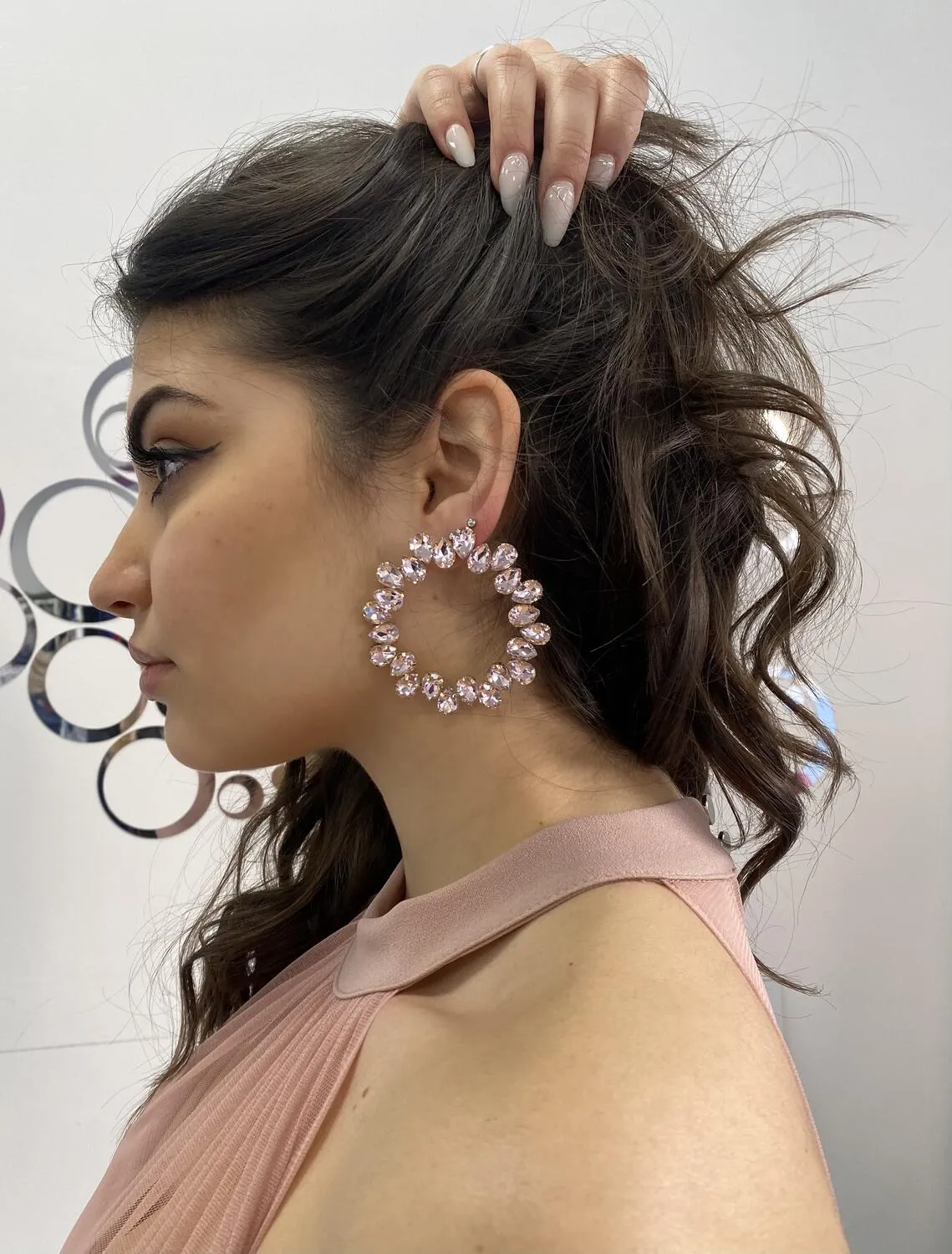 Orecchini in metallo, vetro e strass