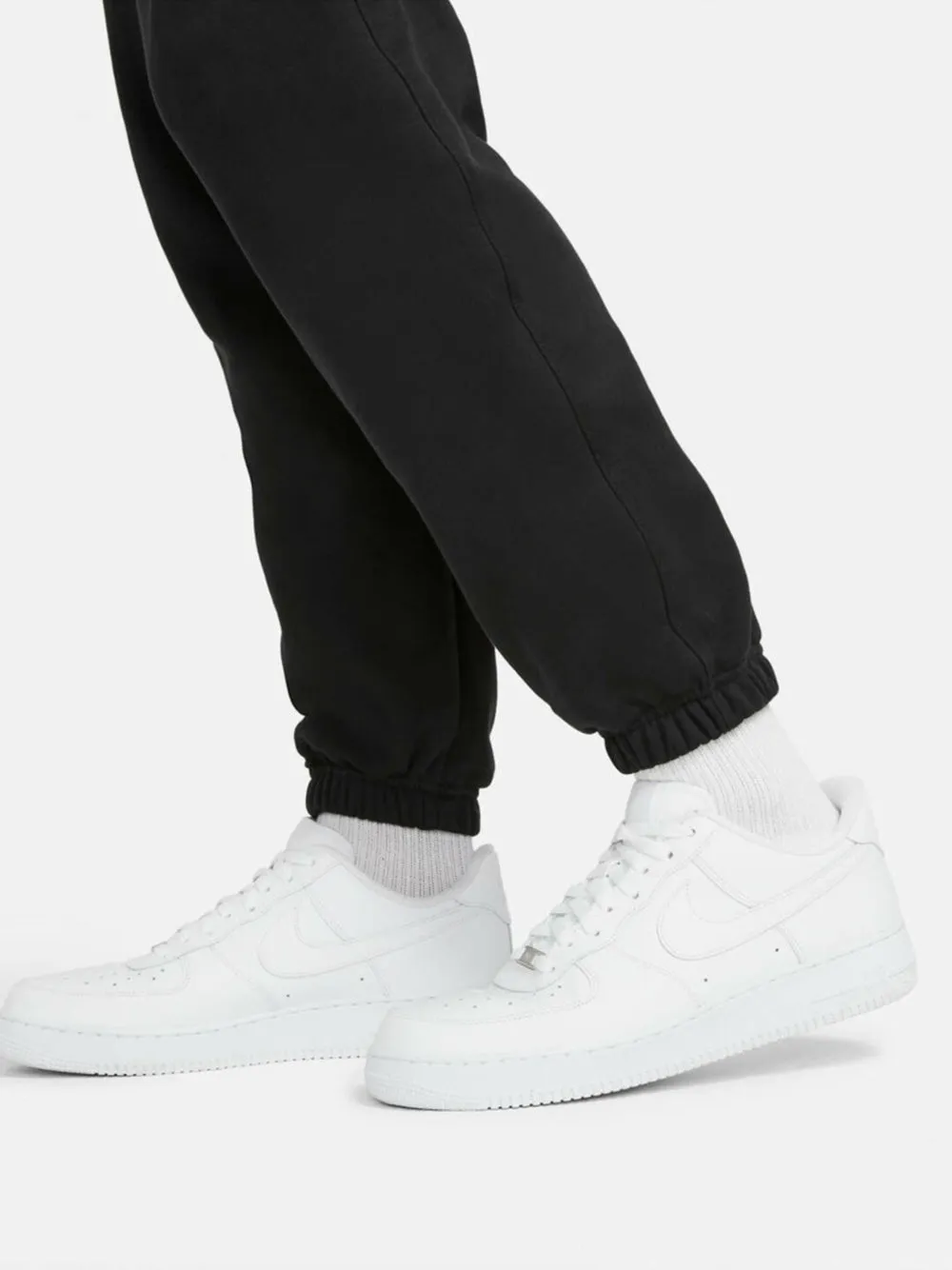 Pantalone Nike da uomo in felpa modello jogger basic Art:BV2737-010 nero