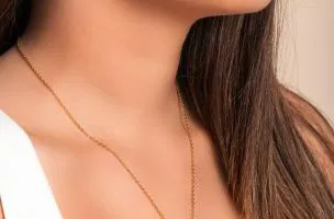 Parure di gioielli, colore oro.