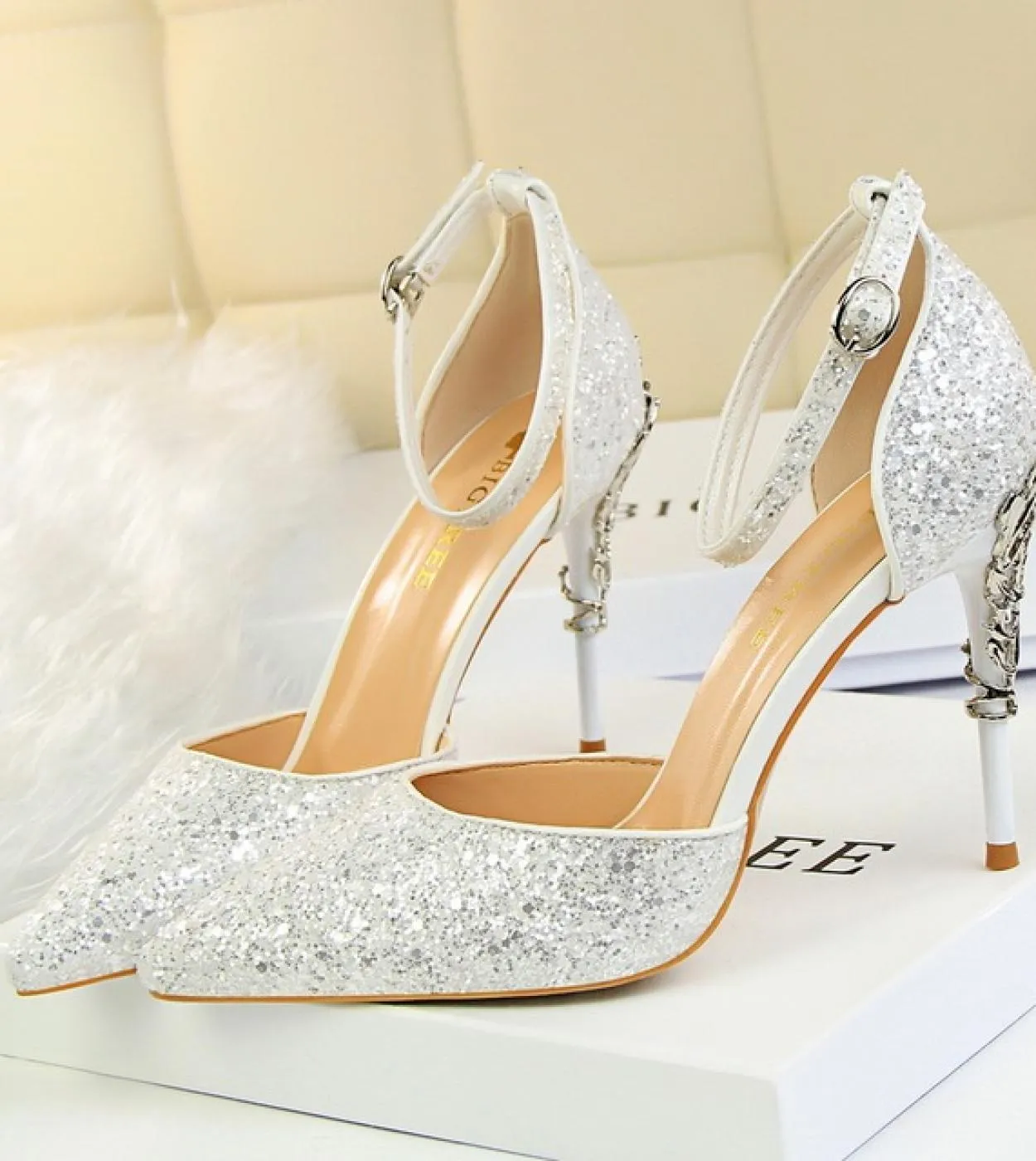 Sandali da donna con tacco basso, scarpe da sposa in oro, cinturino con tacco, scarpe da sposa da donna
