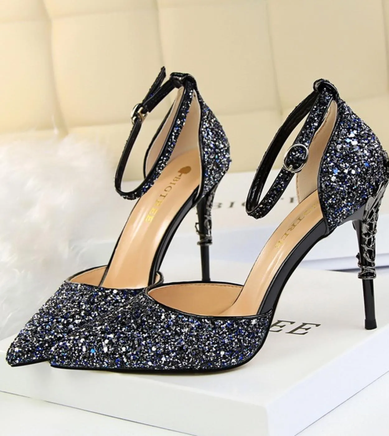 Sandali da donna con tacco basso, scarpe da sposa in oro, cinturino con tacco, scarpe da sposa da donna