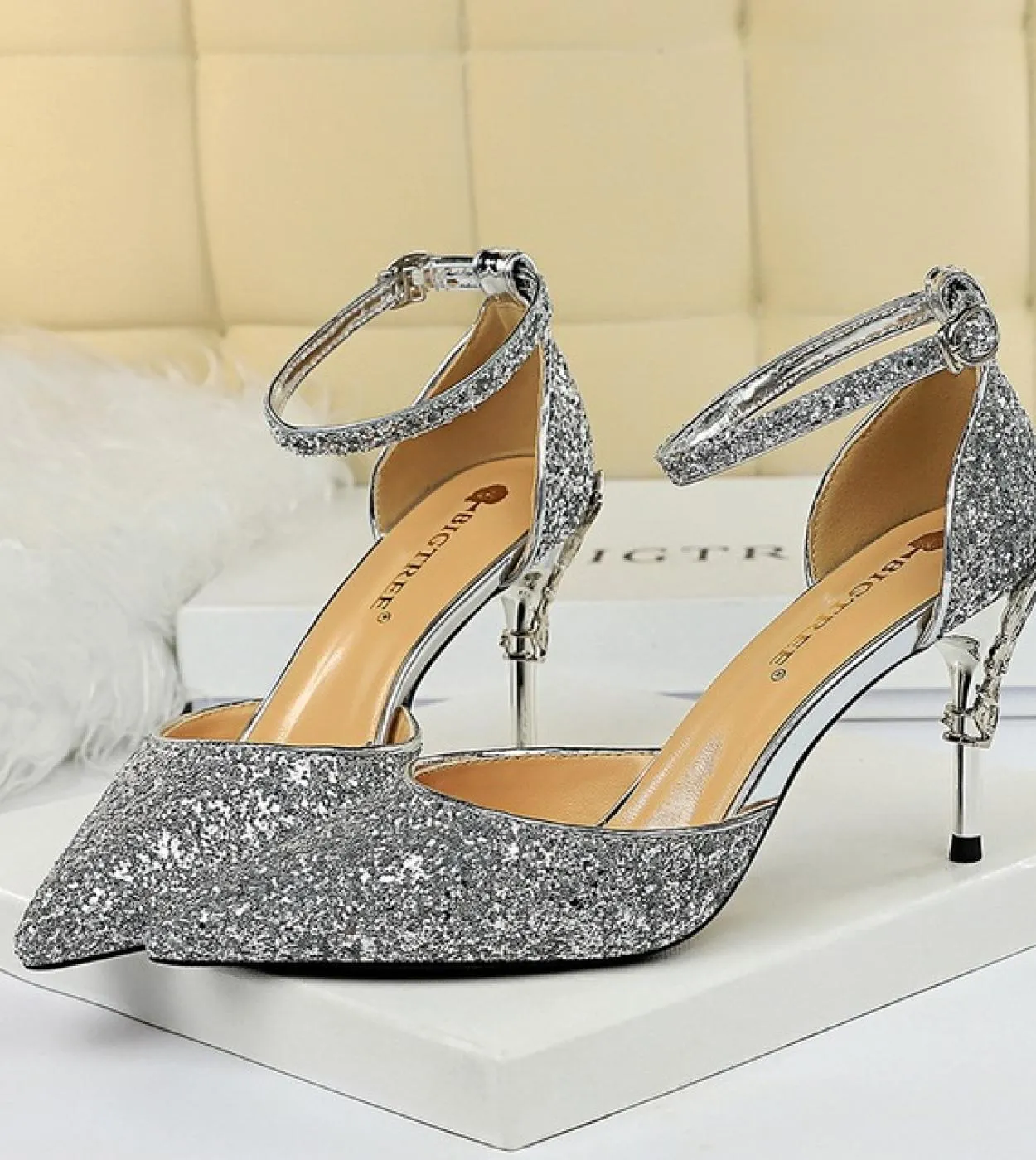 Sandali da donna con tacco basso, scarpe da sposa in oro, cinturino con tacco, scarpe da sposa da donna