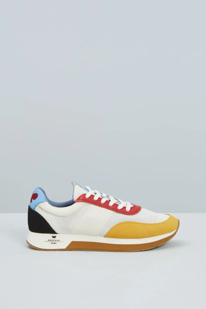 Sneakers con dettagli in suede