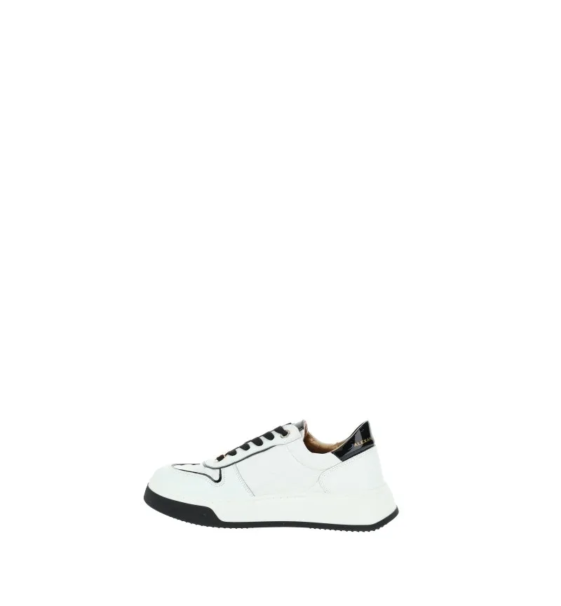 Sneakers con lacci