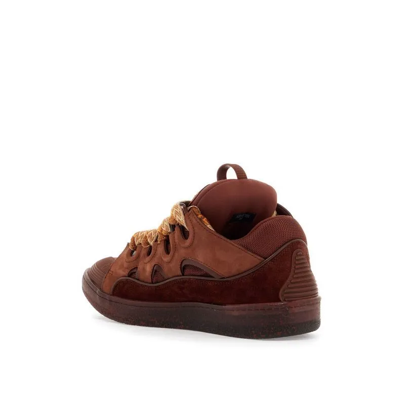 Sneakers Curb