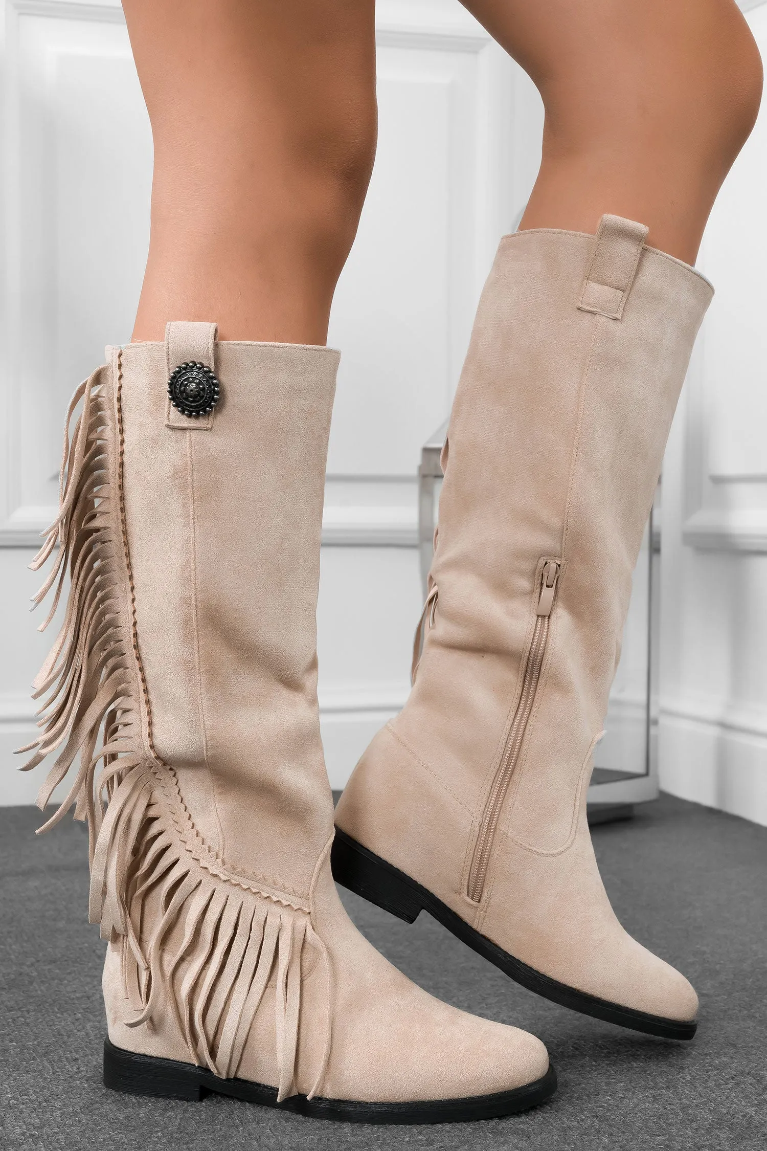 Stivali beige camperos con frange