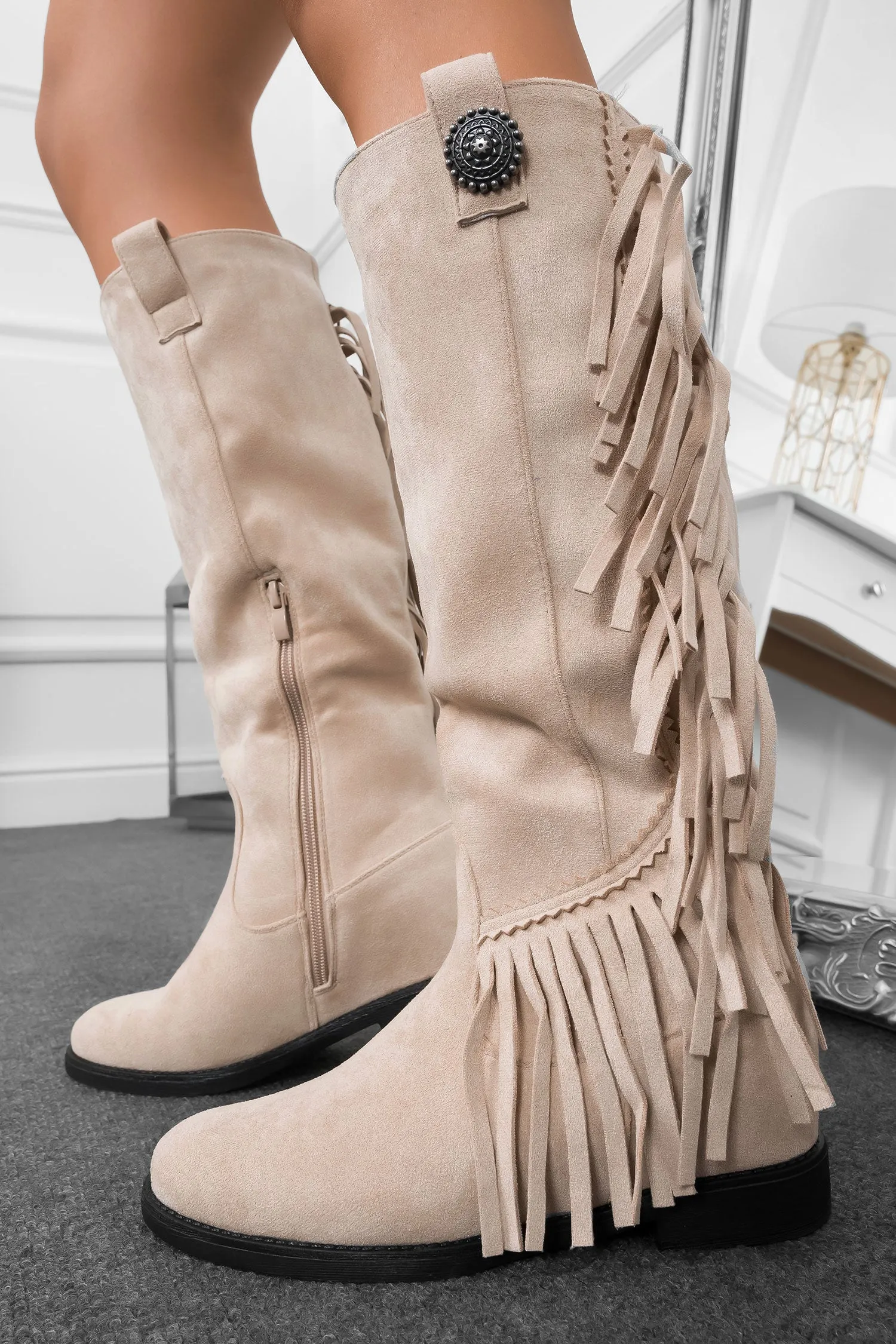 Stivali beige camperos con frange