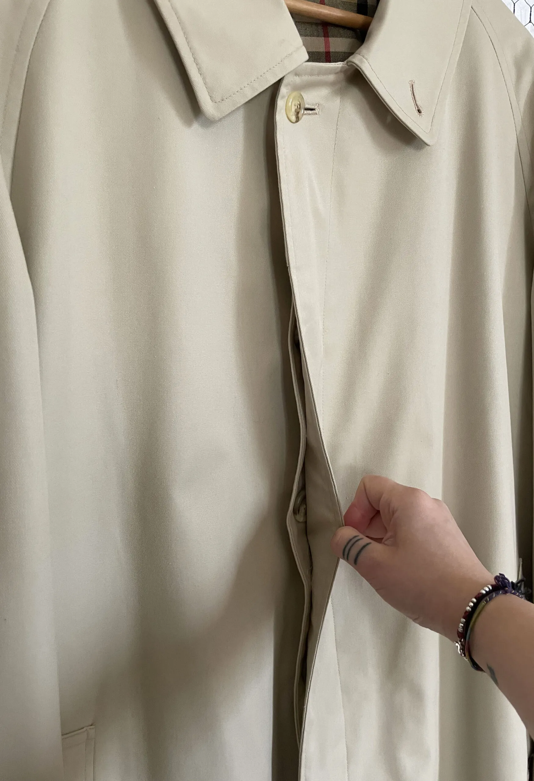 Trench unisex beige con interno tartan vintage anni ’70