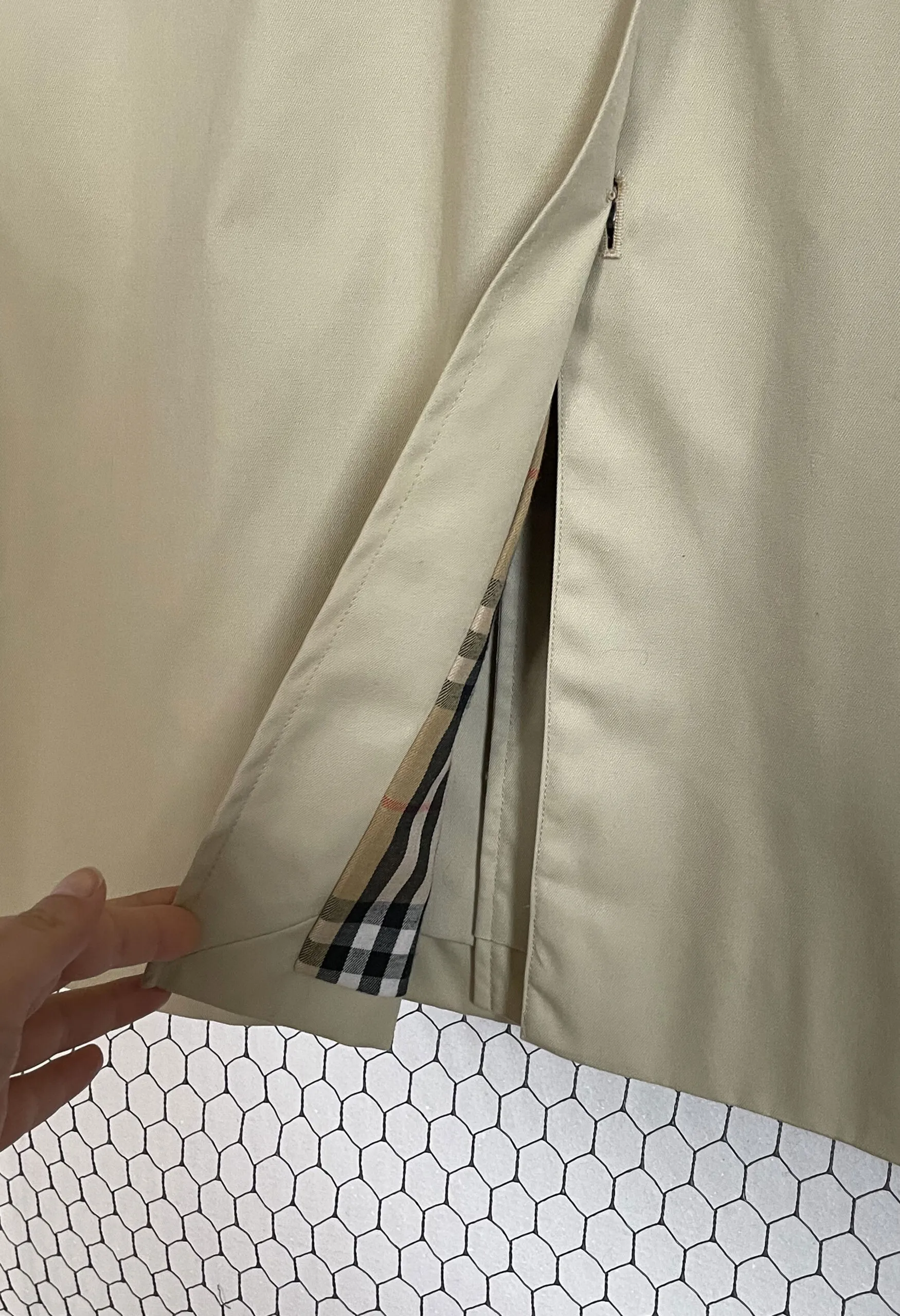 Trench unisex beige con interno tartan vintage anni ’70