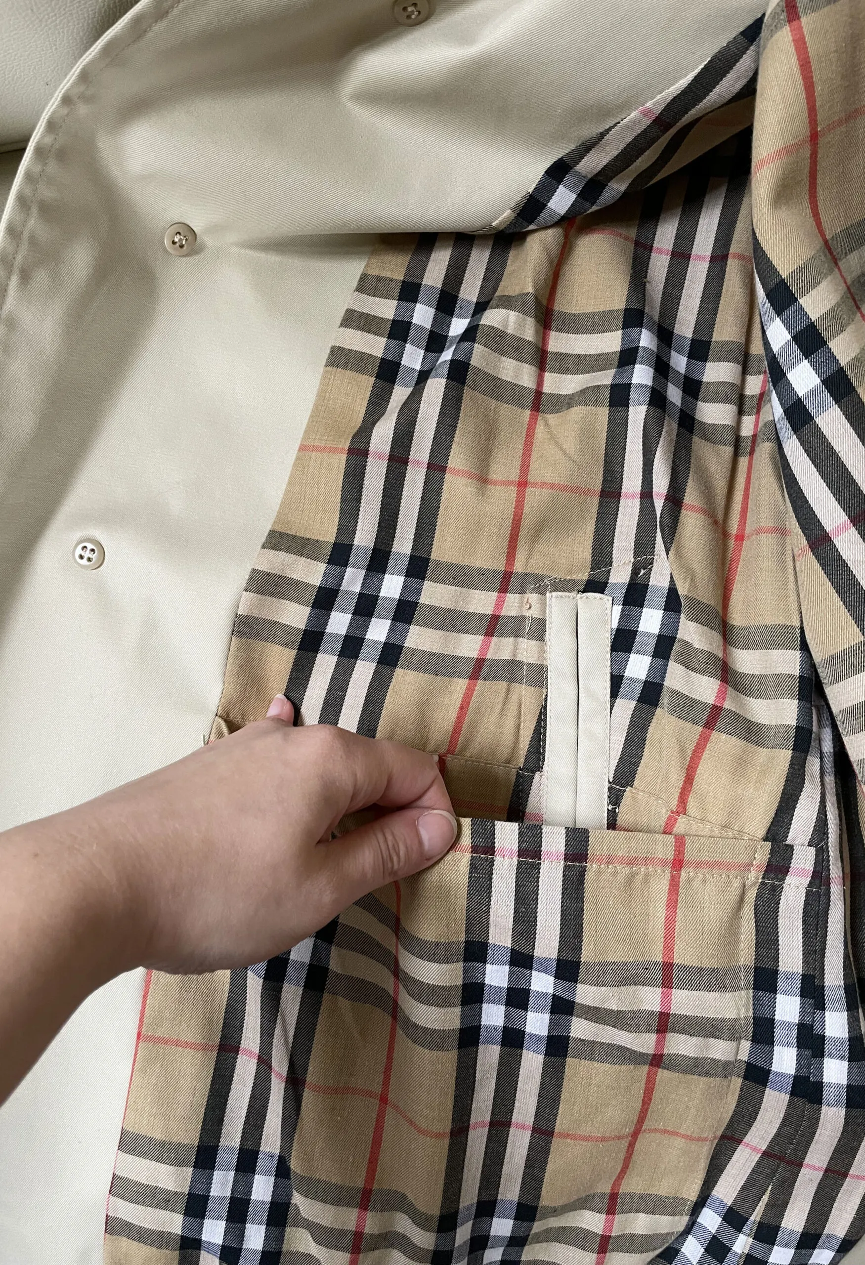 Trench unisex beige con interno tartan vintage anni ’70