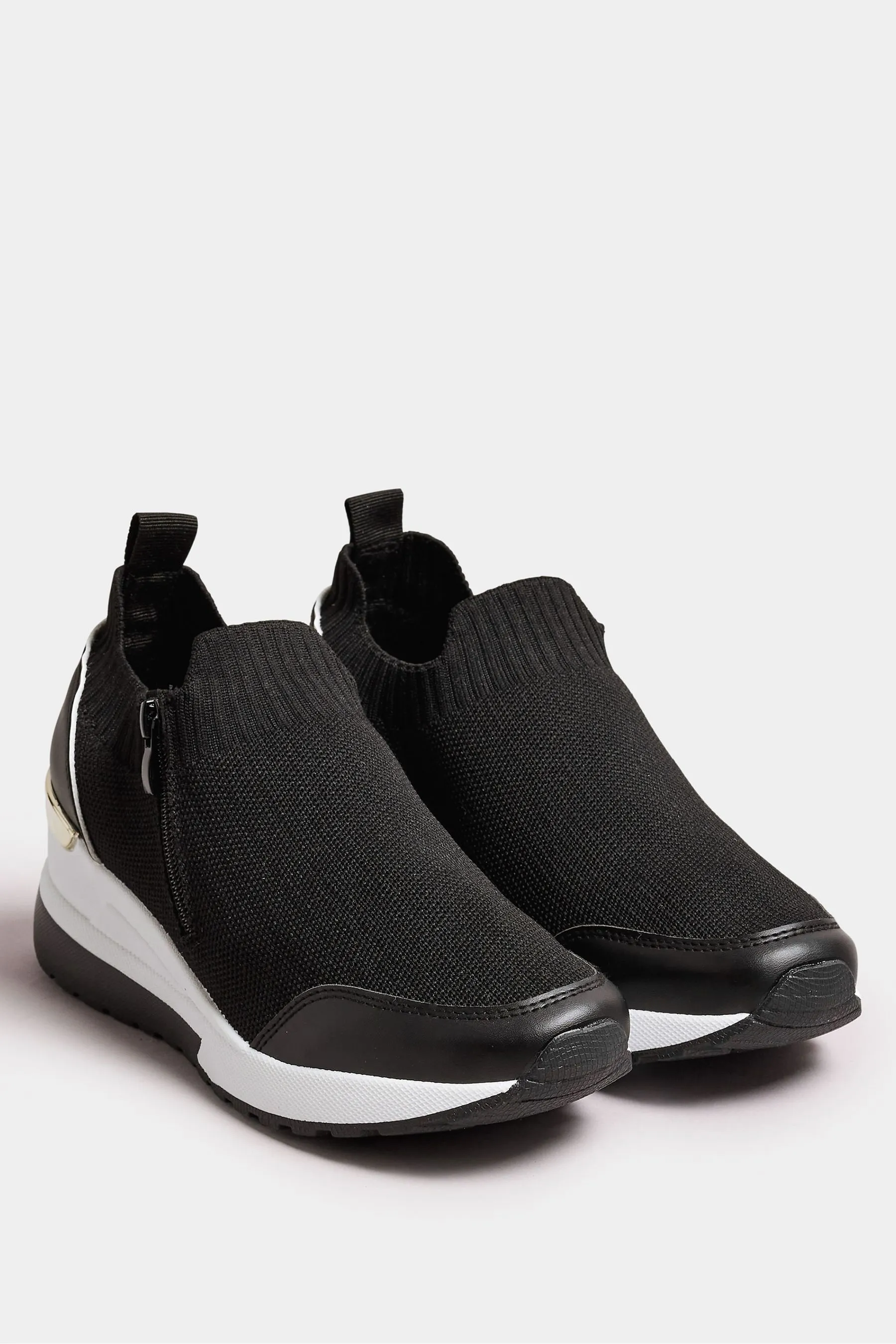 Yours Curve Vestibilità ampia - Scarpe da ginnastica con zeppa e dettagli in metallo
